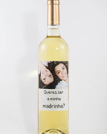 Garrafa de vinho branco com rótulo personalizado - Casamento - Queres ser a minha madrinha? - com fotografia