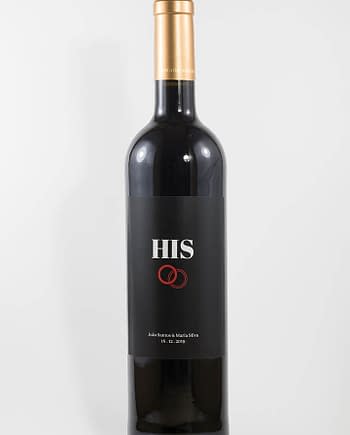 Garrafa de vinho tinto com rótulo personalizado - Casamento - His com anéis, o nome dos noivos e a data da cerimónia