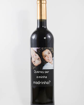 Garrafa de vinho tinto com rótulo personalizado - Casamento - Queres ser a minha madrinha?