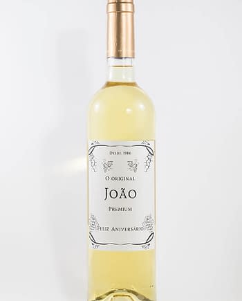 Garrafa de vinho branco com rótulo personalizado - Aniversário - Premium com nome do aniversariante e ano de nascimento