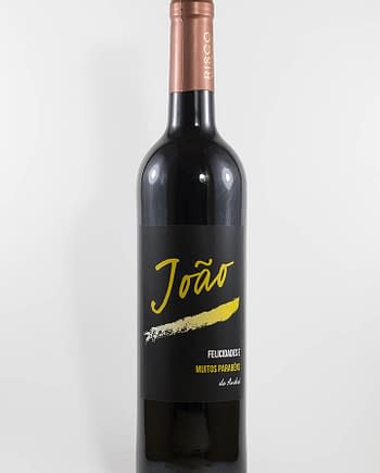 Garrafa de vinho tinto com rótulo personalizado- Aniversário - com nomes personalizados em dourado