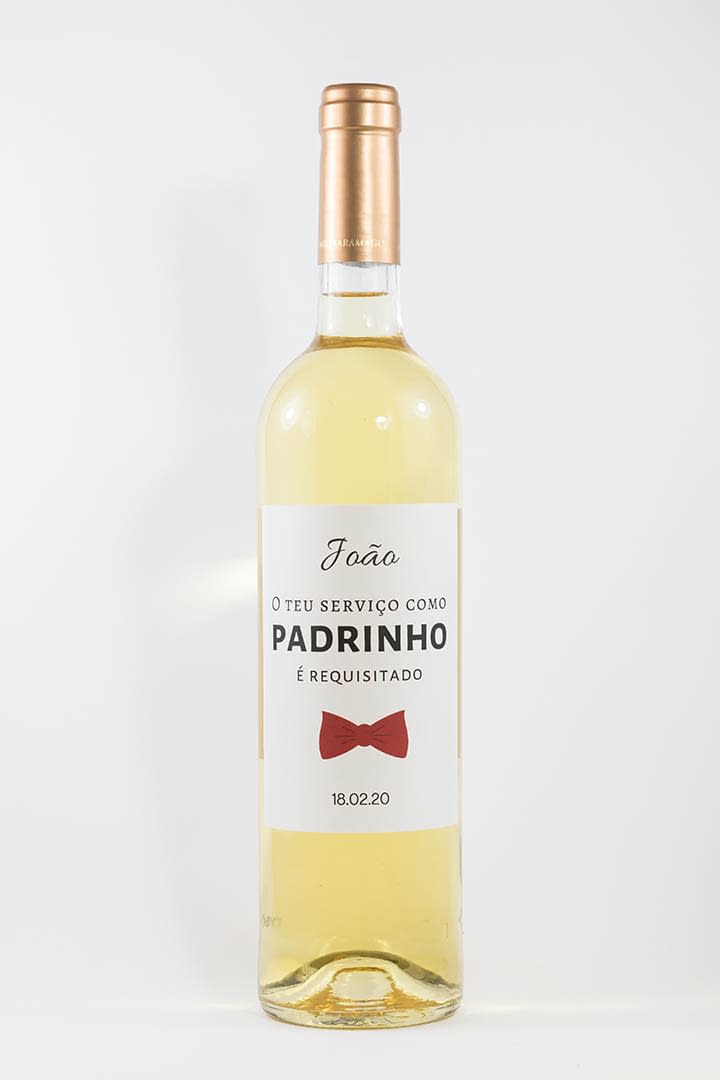 Garrafa de vinho branco com rótulo personalizado - Casamento - O teu serviço como padrinho é requisitado, laço vermelho