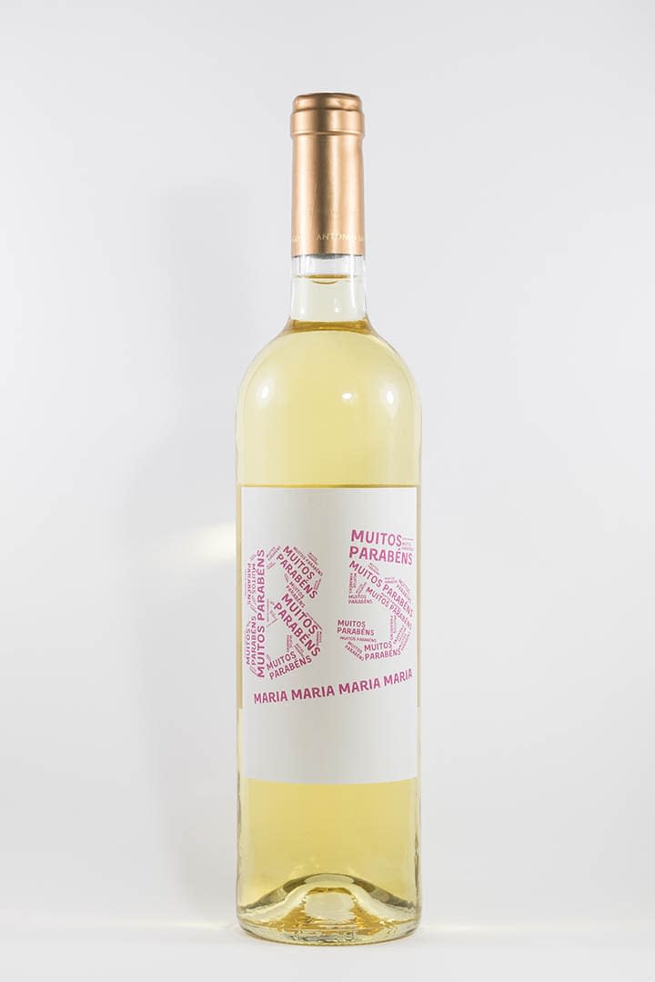 Garrafa de vinho branco com rótulo personalizável - Aniversário - com idade desenhada com muitos parabéns e nome em lilás